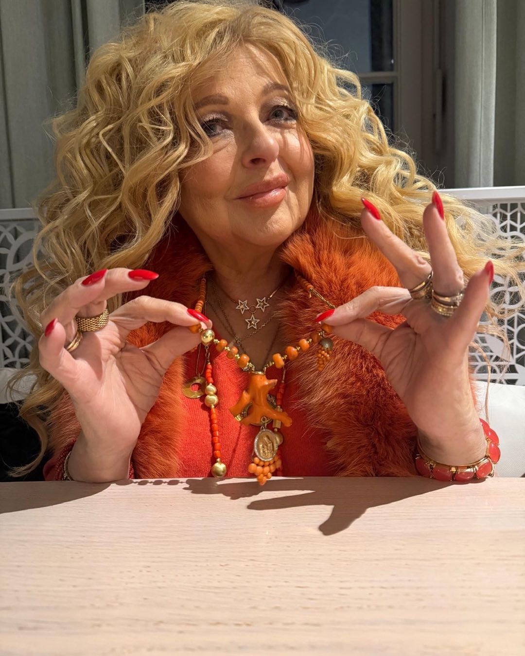 Magda Gessler wystąpiła w reklamie Coca Coli. Fani restauratorki nie kryją zachwytu: „Cudowne połączenie dwóch ikon!”